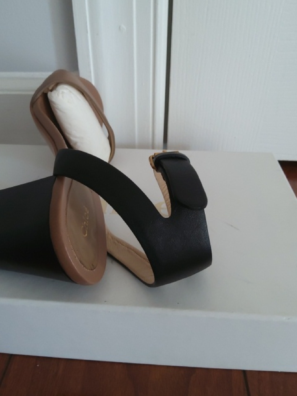 CHLOE Open Toe Taupe & Black Heeled Shoes - Picture 6 of 7
